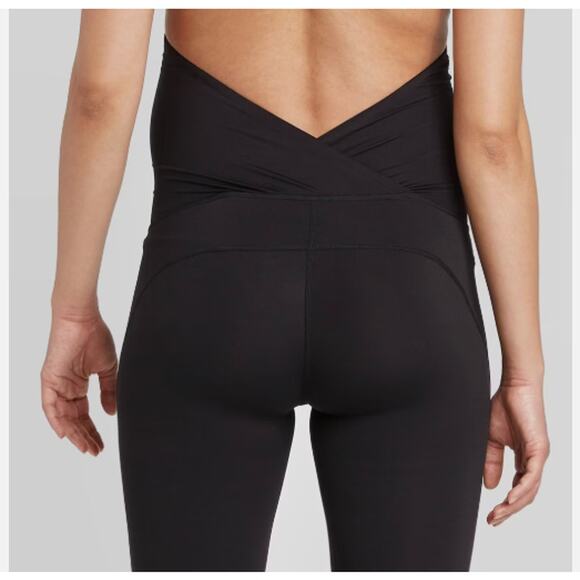 Isabel Maternity Pants Over Belly Active Capri Leggings Pants Small Black NWT - Picture 3 of 9